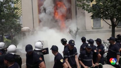 ผู้ประท้วงแอลเบเนีย ขว้างระเบิดขวดใส่บ้านพักนายกเทศมนตรี