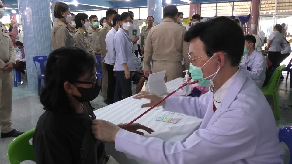 โรงพยาบาลจุฬาภรณ์ ออกหน่วยแพทย์พระราชทานบริการตรวจรักษาโรค พร้อมมอบกระเป๋ายาพระราชทาน ที่จังหวัดจังหวัดชัยนาท